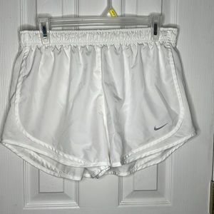 NIKE SHORTS | SIZE LARGE